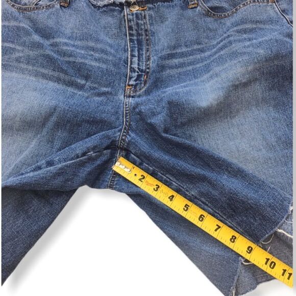 Venezia Raw Hem Cut Off Jean Shorts - Picture 3 of 6